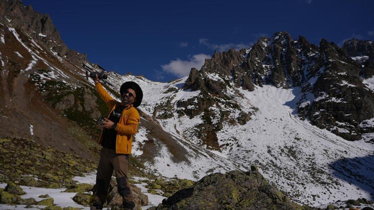 Kalp şeklindeki göl görenleri büyülüyor: Eşi benzeri yok
