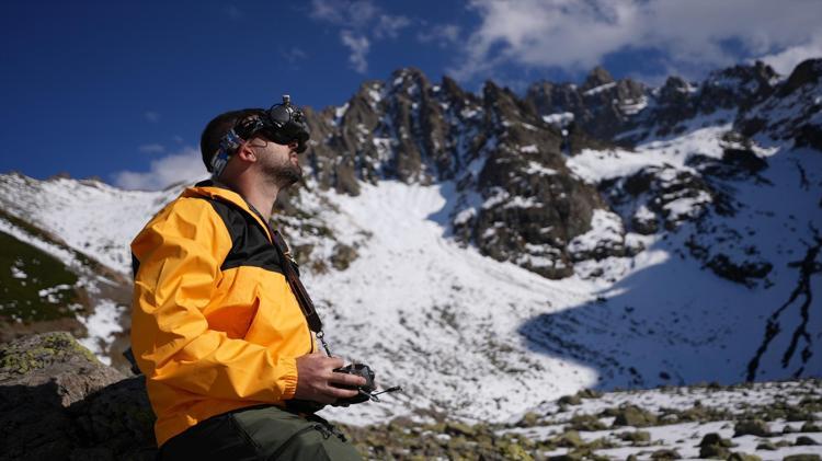 Kalp şeklindeki göl görenleri büyülüyor: Eşi benzeri yok
