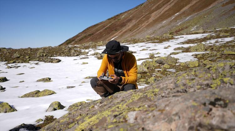 Kalp şeklindeki göl görenleri büyülüyor: Eşi benzeri yok
