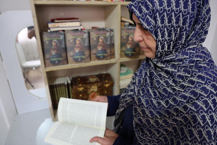 70 yaşındaki kadın 8 saatte okuma yazma öğrendi Yapmak istediği herkesi şaşkına çevirdi