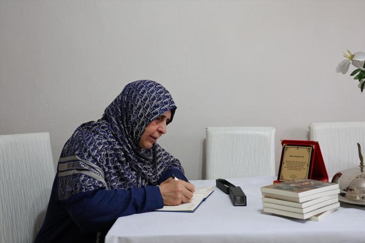 GELİRİYLE OKUL YAPTIRMAK İSTİYOR