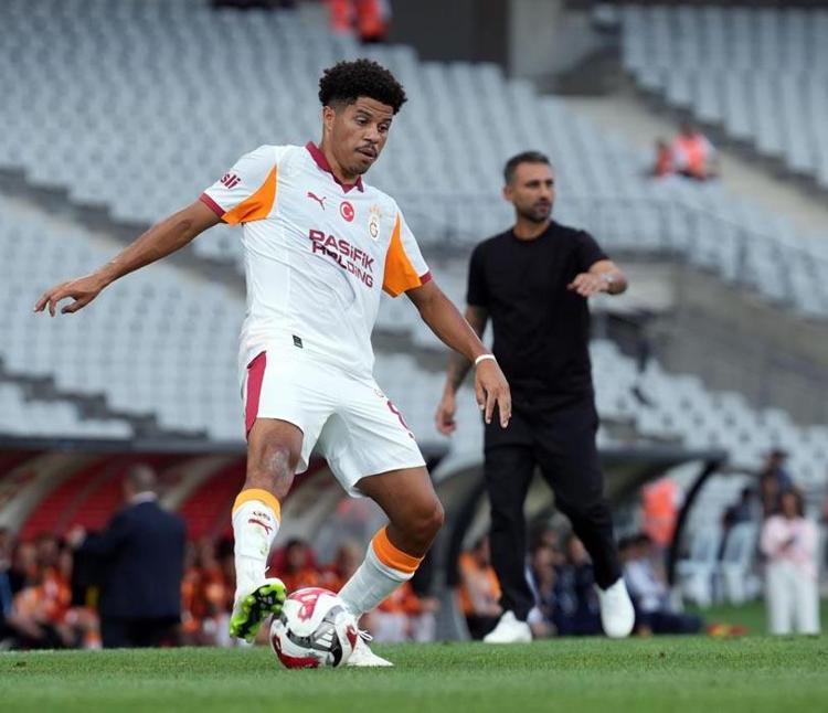 Galatasarayda transferde hedefte Felipe Loyola Cim Bomda Ismail Jakobs krizi ve Osimhen kabusu