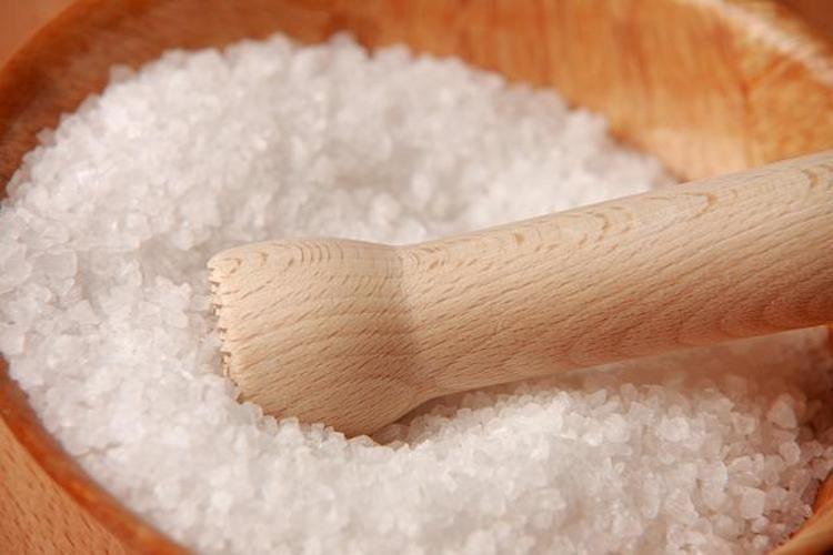 BÖBREKLERİ DİYALİZE SÜRÜKLÜYOR
