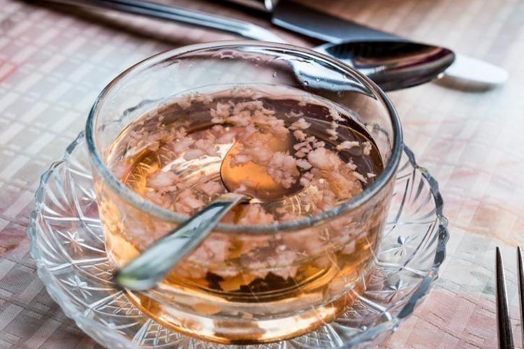 CİLDİ VE SAÇLARI KORUR, EGZAMAYI BİTİRİR