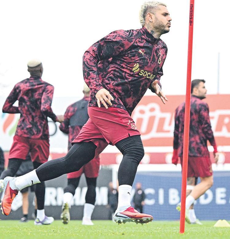 Galatasarayda kritik Icardi görüşmesi Okan Buruk: Hazır olduğunda 11de yerin hazır