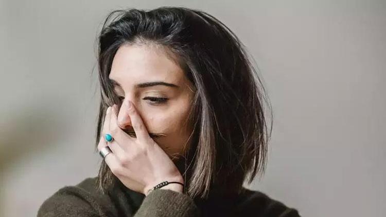 UNUTKANLIK, YORGUNLUK, ELLERDE TİTREME: B12 EKSİKLİĞİ