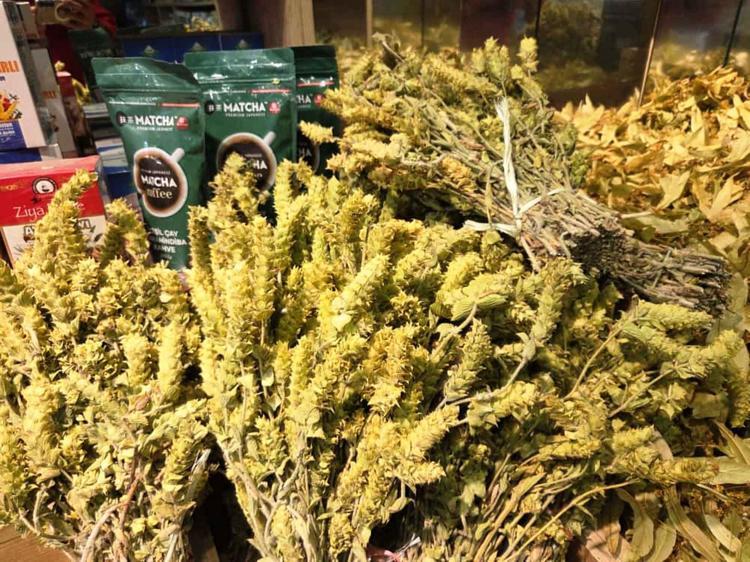 Kış gelince satış rekorları kırıyor Öksürük ve gribe karşı kalkan: 15 dakika demlemesini beklemeden tüketmeyin