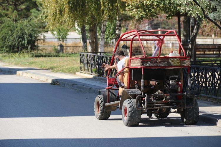 20 bin TLye kendi aracını yaptı: 5 litre benzinle 370 kilometre yol gidiyor