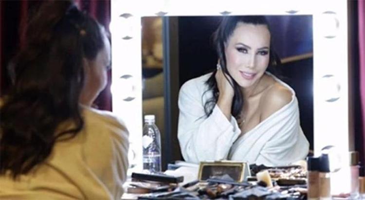 Boşandıktan sonra sahnelere geri dönen Asenadan imalı paylaşım