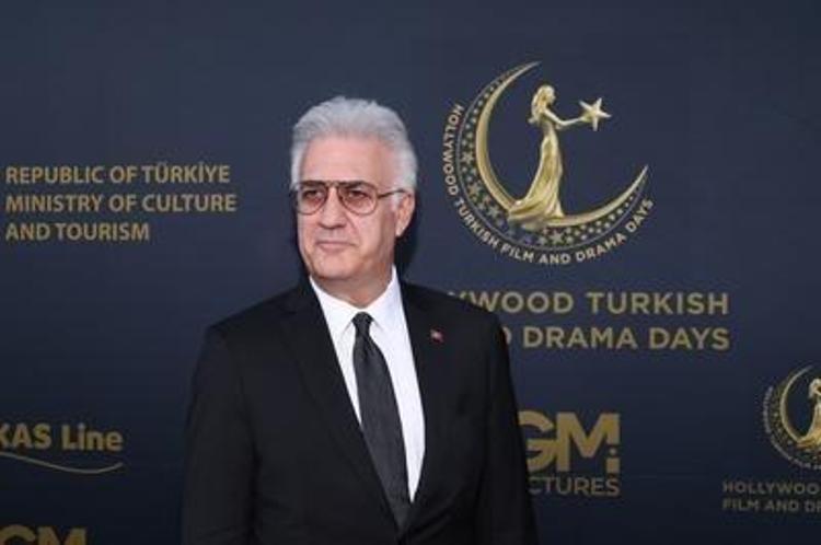 Hollywood’un kalbinde Türk sineması rüzgarı Oscar adayımız sahneye çıktı