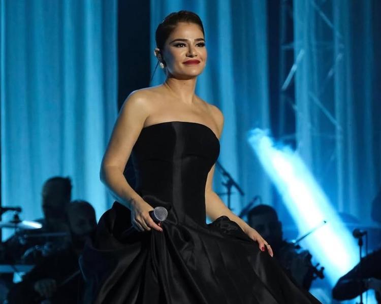 Fit haliyle görenleri şaşırttı İşte Derya Bedavacının formunun sırrı