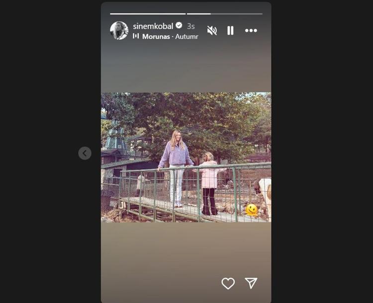 Sinem Kobal kızlarıyla doğanın tadını çıkardı