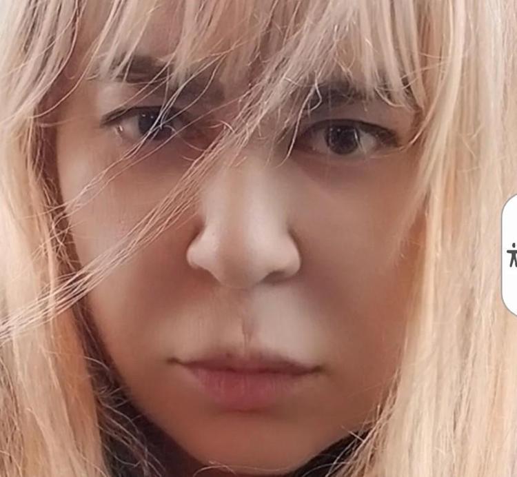 Ünlü şarkıcı Zerrin Özer sevenlerini korkuttu