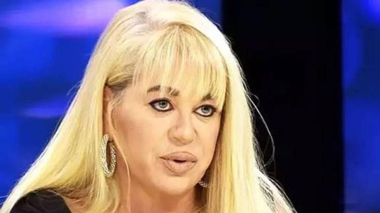 Ünlü şarkıcı Zerrin Özer sevenlerini korkuttu