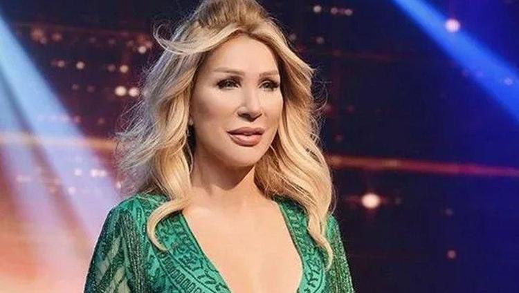 Ünlü şarkıcı Zerrin Özer sevenlerini korkuttu