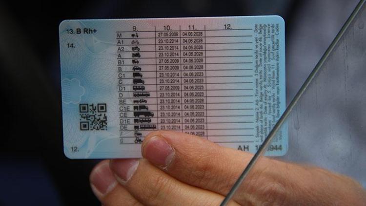 Eski tip sürücü belgeleri geçersiz sayılacak İşte ehliyet yenilemede son tarih