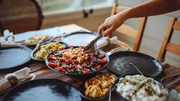 Akşam yemeğini bu saatte yiyin Herkes yanlış biliyormuş