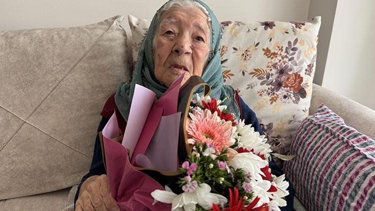 Cumhuriyet ile aynı yaşta 102 yaşında hayata meydan okuyor: Gençlere verdiği öğütle dikkat çekti