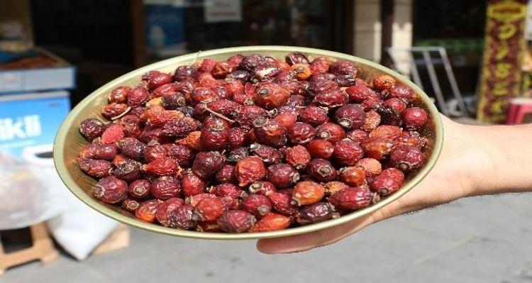 Soğuk algınlığının kökünü kurutuyor Grip sezonunda doğal antibiyotik: Dünyanın en güçlü c vitamini kaynağı
