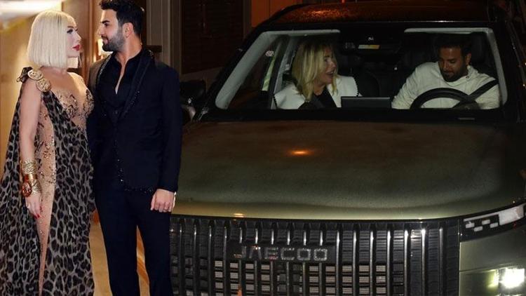 Seda Sayan ve Çağlar Ökten yeni arabalarıyla gece turunda Ünlü çift adeta şov yaptı