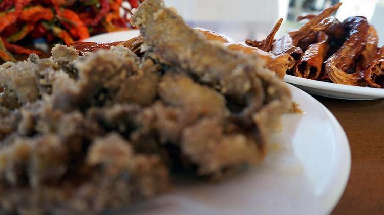 B12 depolarını dolduruyor Demir ilaçlarını çöpe attıran besin