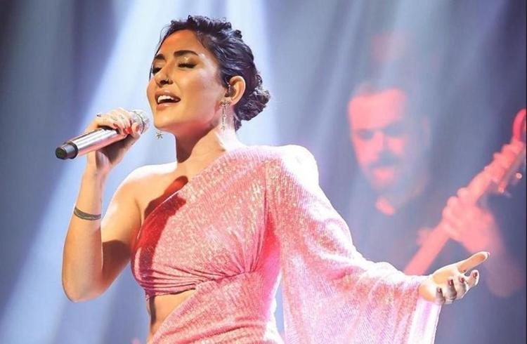 Melek Mossonun Harbiye konserinde Güllü detayı Aylar önce plan yapmışlar