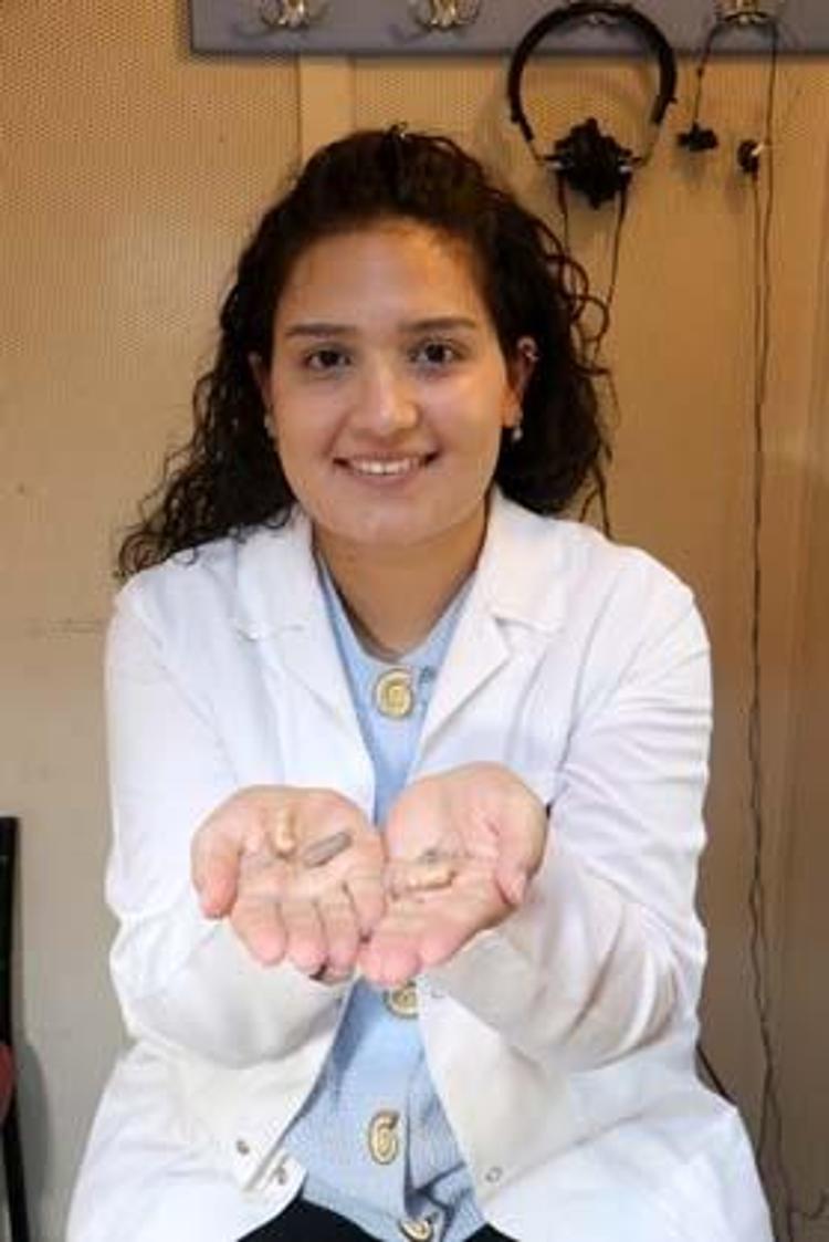 Yanlış ilaç tedavisi hayatını değiştirdi ama pes etmedi Tedavi gördüğü hastaneye doktor oldu