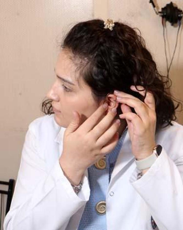 Yanlış ilaç tedavisi hayatını değiştirdi ama pes etmedi Tedavi gördüğü hastaneye doktor oldu