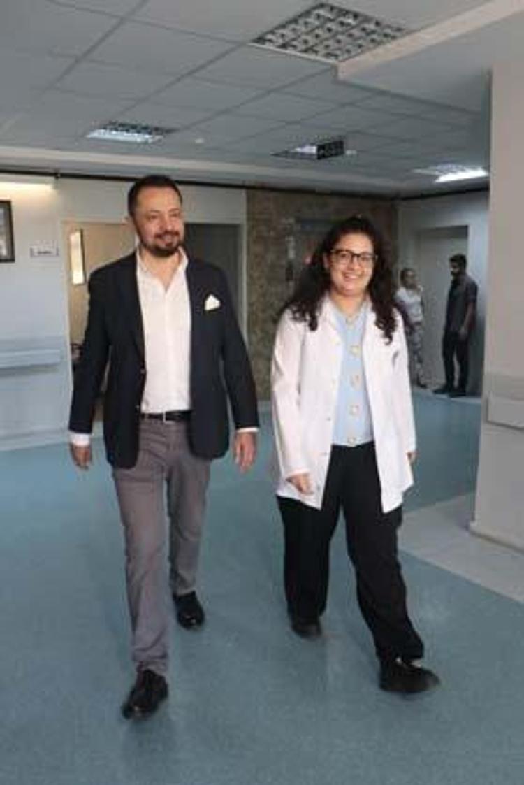 Yanlış ilaç tedavisi hayatını değiştirdi ama pes etmedi Tedavi gördüğü hastaneye doktor oldu