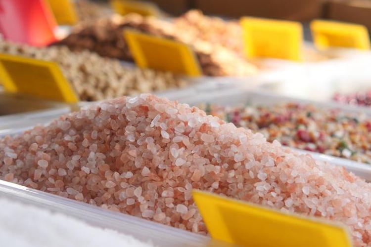 Canan Karatay ısrarla tavsiye ediyor: Vücut için gerekli olan 92 mineralden 84ü onda saklı Ortamdaki radyasyonu sünger gibi emiyor, enerjiyi terazi gibi dengeliyor