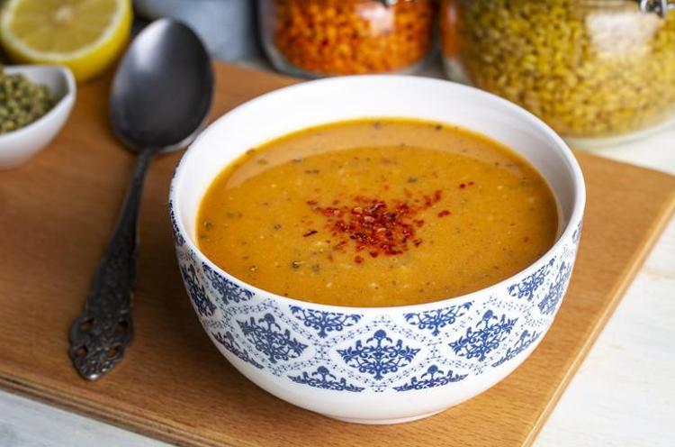 LEZZETLİYLE FARK YARATAN MERCİMEK ÇORBASI