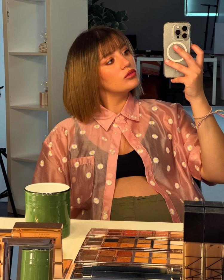 Çiçeği burnunda anne Gizem Karaca paylaştı Leyla Yaz 4 aylık