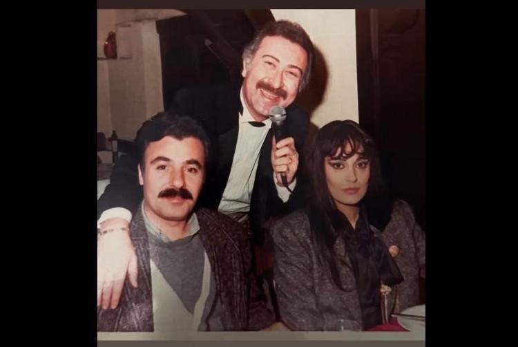 Tuğçe Tayfur’dan anne ve babasıyla nostaljik paylaşım Bugün yine albümleri karıştırıyorum