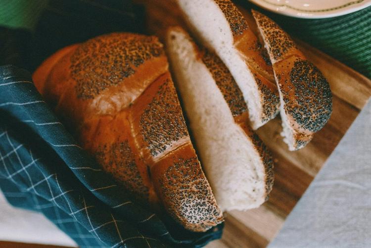 Ekmek kutusuna 1 parça koyun Bayatlamasını engelliyor