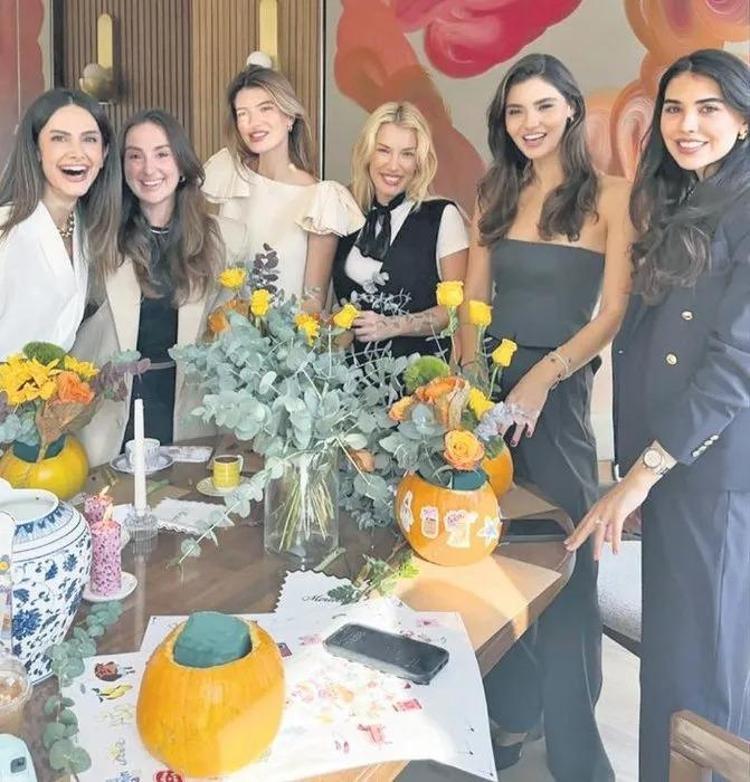 Cengiz Ünder’in nişanlısı Bilge Yenigül, 8 milyon liralık tektaşıyla kutlama yaptı