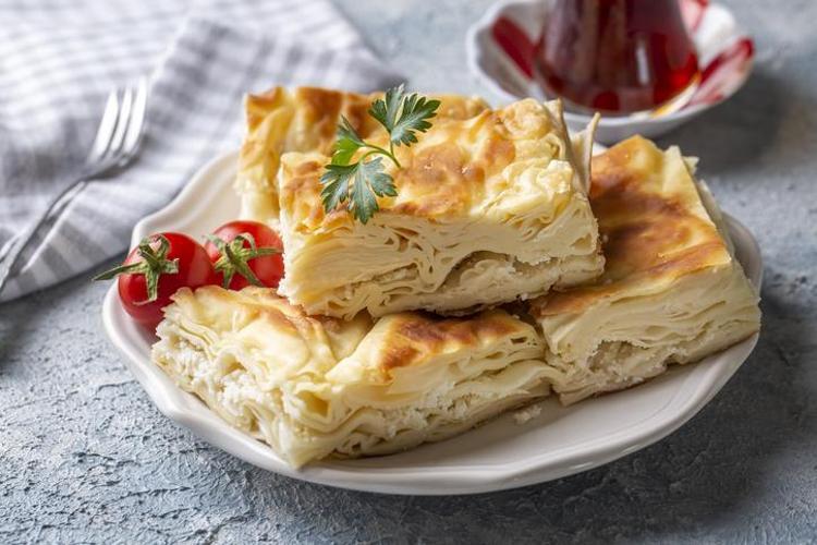 Kahvaltıya ne yapacağım diyenler için Herkesin bayıldığı çıtır börek tarifi