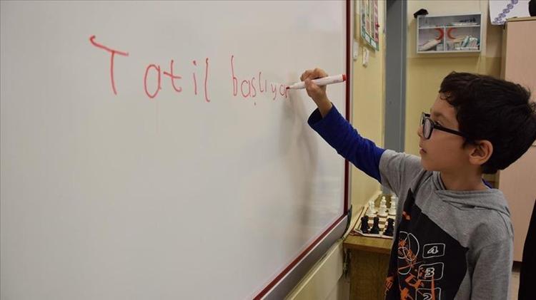 Ara tatilde mutlaka bunları yapın Çocukla bağ kurmak ve yaratıcılığını artırmak için altın tavsiyeler