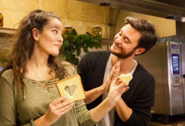 KARI KOCA OLARAK YOLLARIMIZI AYIRDIK