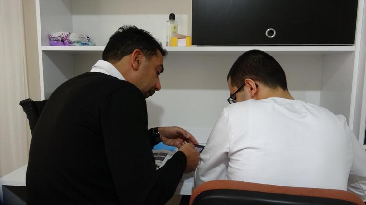 10 yıldır evde eğitimle hayata bağlanıyor 16 yaşındaki Beran azmiyle ilham veriyor