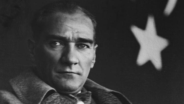 Atatürk 87 yıl önce aramızdan ayrıldı... Sevgi ve özlemle anıyoruz...