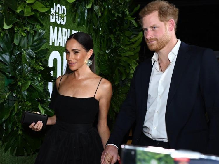 Meghan Markle setlere geri döndü Enerjisiyle göz kamaştırdı