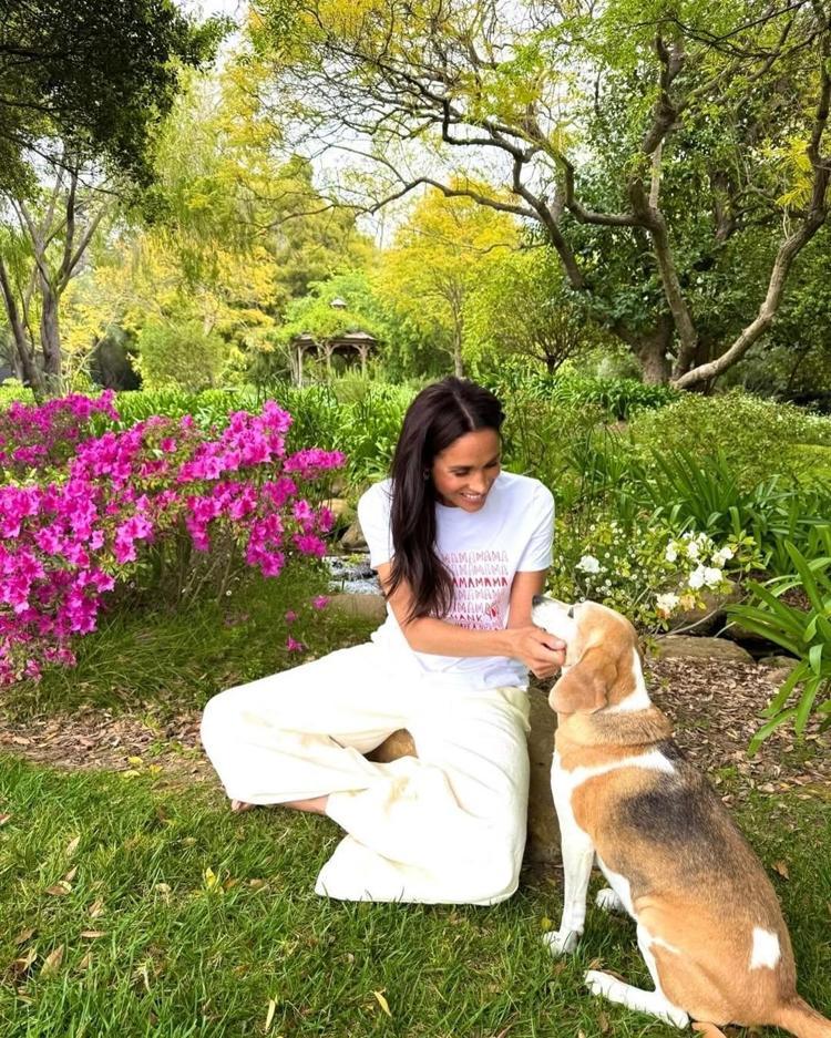 Meghan Markle setlere geri döndü Enerjisiyle göz kamaştırdı