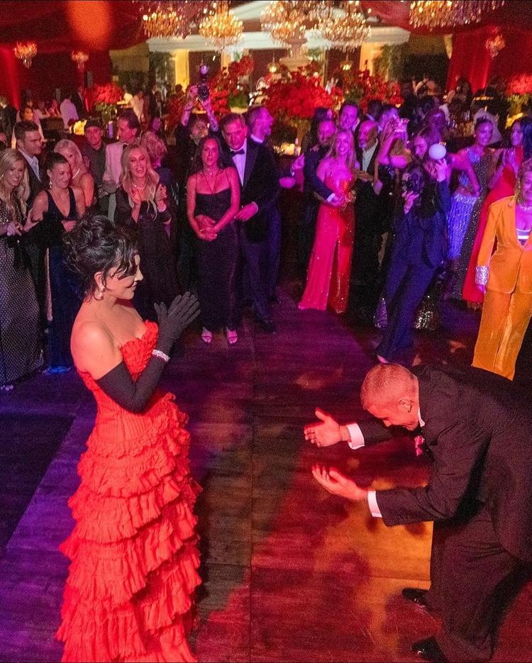 Kris Jenner, Jeff Bezosun malikanesinde 70.yaş gününü kutladı İki isim fotoğraflarını sildirdi, işte nedeni