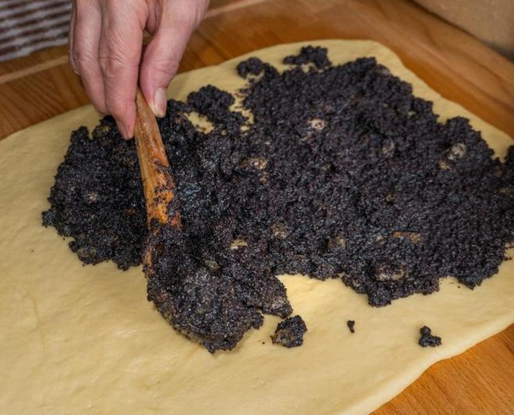 SAATLERCE HAVANDA DÖVÜLEN GELENEKSEL LEZZET