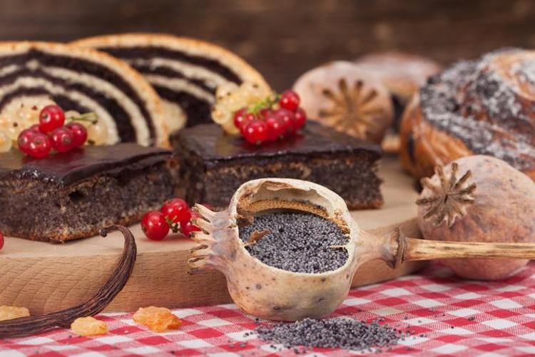 Tahin pekmezden daha faydalı 1 kaşığı öksürüğün kökünü kurutuyor