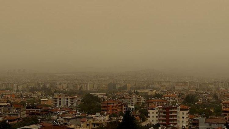 Meteoroloji 5 il için alarm verdi Görüş mesafesi sıfıra düştü: Evinizde kalın