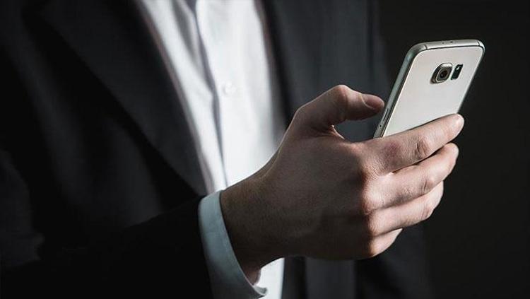 8- CİHAZDA YÜKLÜ TÜM UYGULAMALARI TEK TEK SİLİN VEYA OTURUMDAN ÇIKIN: