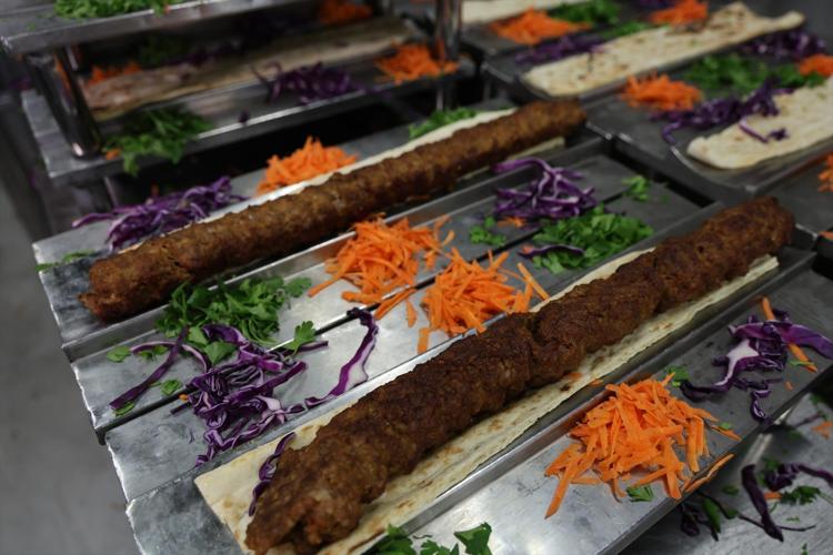 KİMSE DURDUK YERE KAYISI YEMEYE GİTMEZ