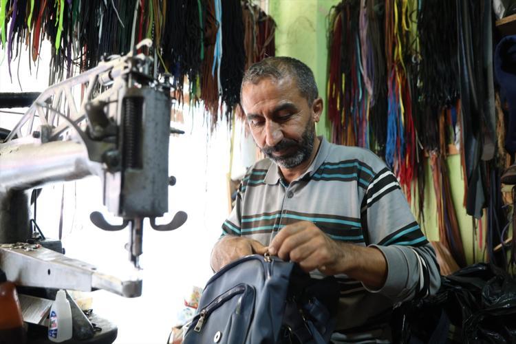 ‘Fakirin atlayışı da fakir’ videosu ile tanınan ayakkabı boyacısı babanın gerçek hikayesi: Çocuklarımı mutlu etmek için...