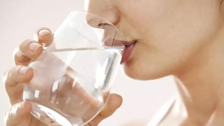 Sabah rutininizde 10 saniyelik mucize Uyanır uyanmaz için: Metabolizma hızını yükseltiyor